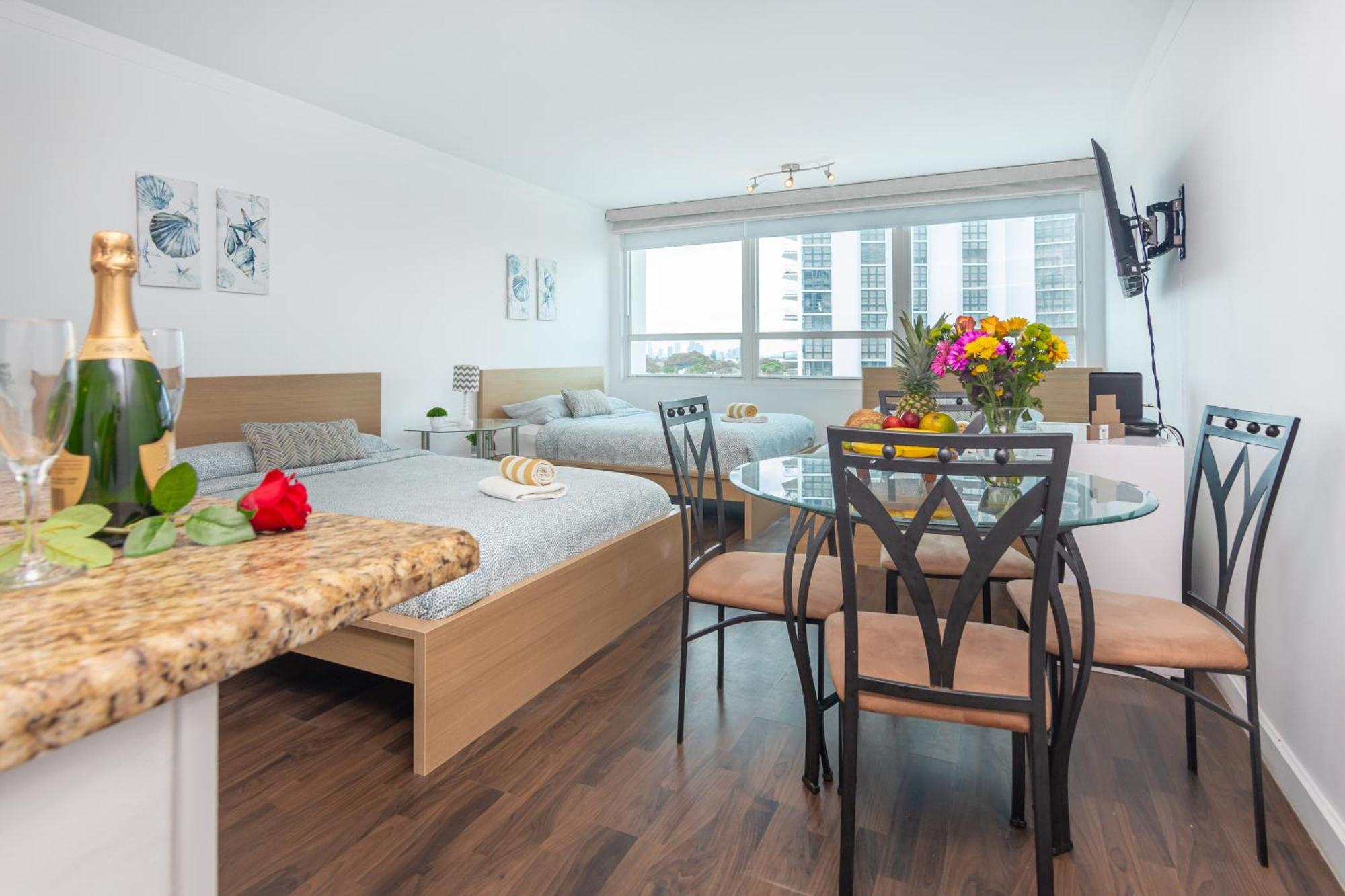 Girasole Rentals Suites ไมอามีบีช ภายนอก รูปภาพ
