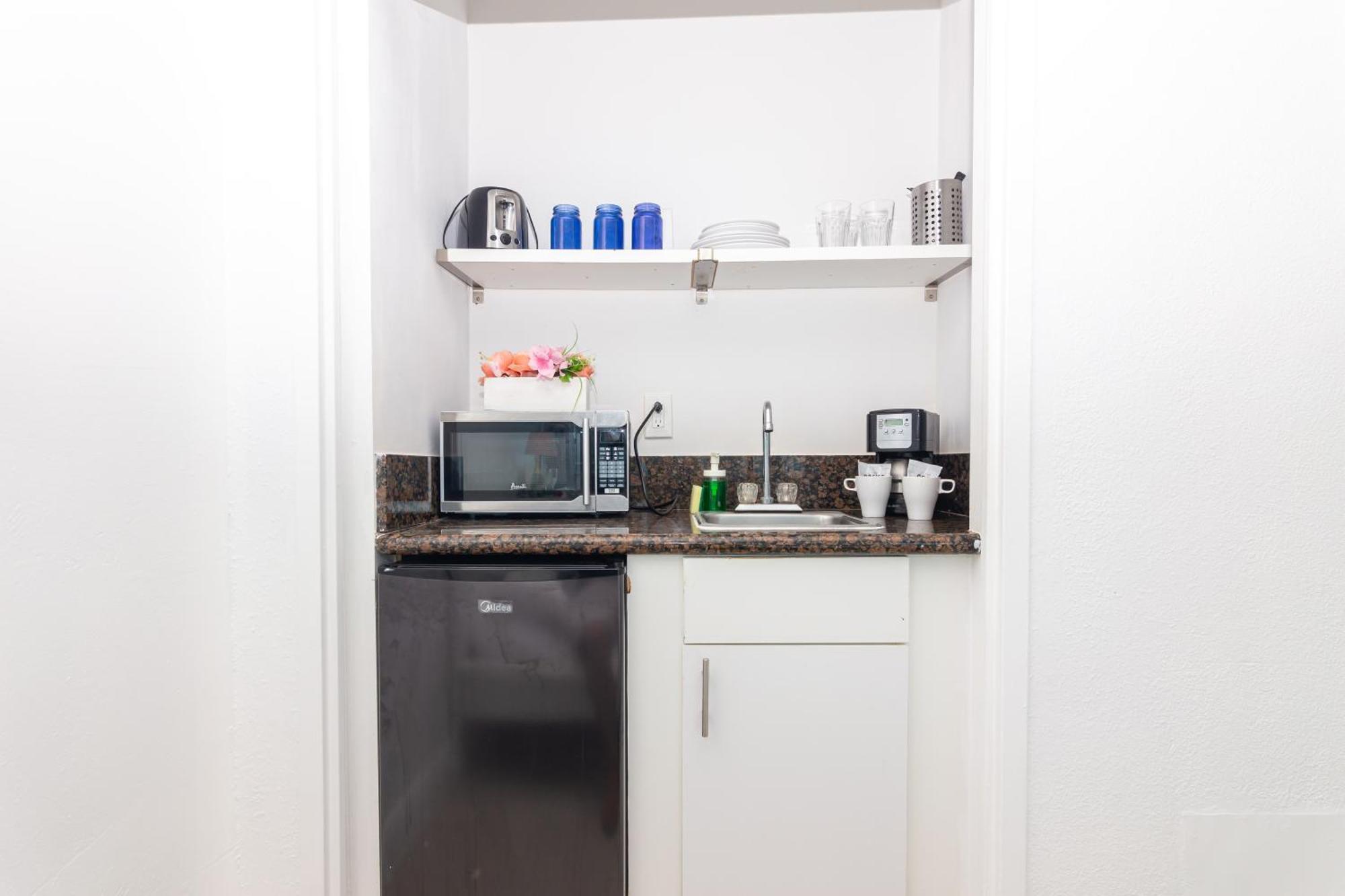 Girasole Rentals Suites ไมอามีบีช ภายนอก รูปภาพ