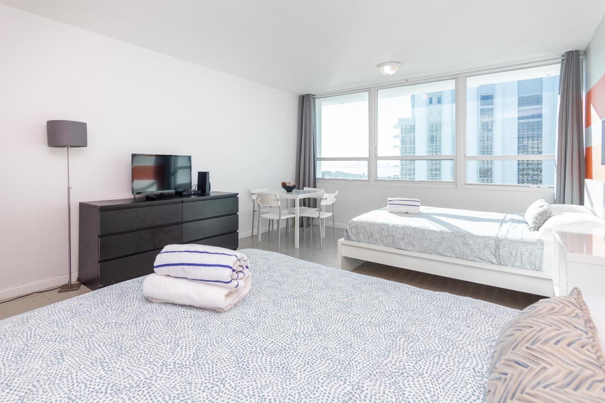 Girasole Rentals Suites ไมอามีบีช ห้อง รูปภาพ